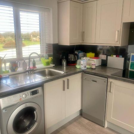 2 Bedroom Cottage Sleeps 4 With Hot-Tub, & Shared Pool Use Sennen Extérieur photo