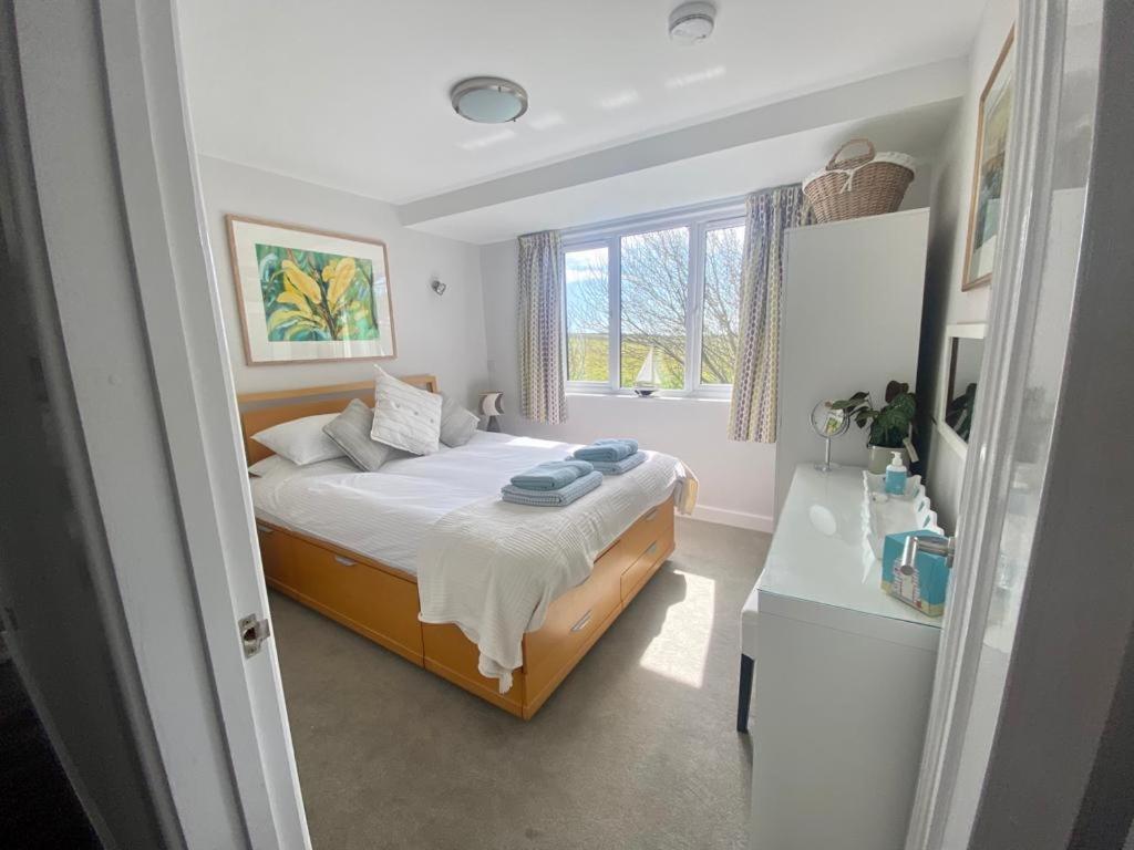 2 Bedroom Cottage Sleeps 4 With Hot-Tub, & Shared Pool Use Sennen Extérieur photo
