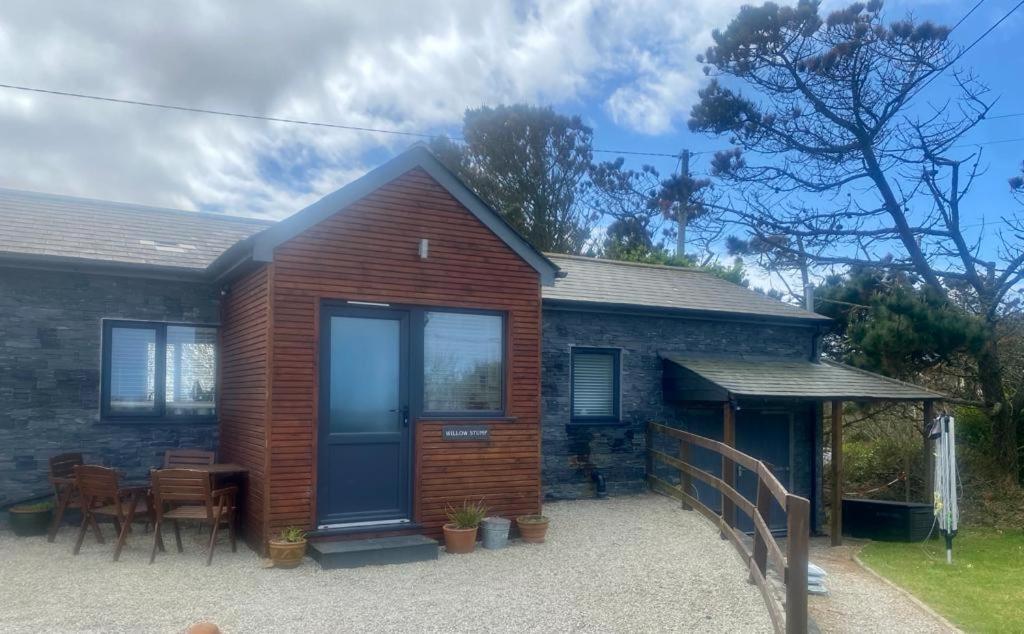2 Bedroom Cottage Sleeps 4 With Hot-Tub, & Shared Pool Use Sennen Extérieur photo