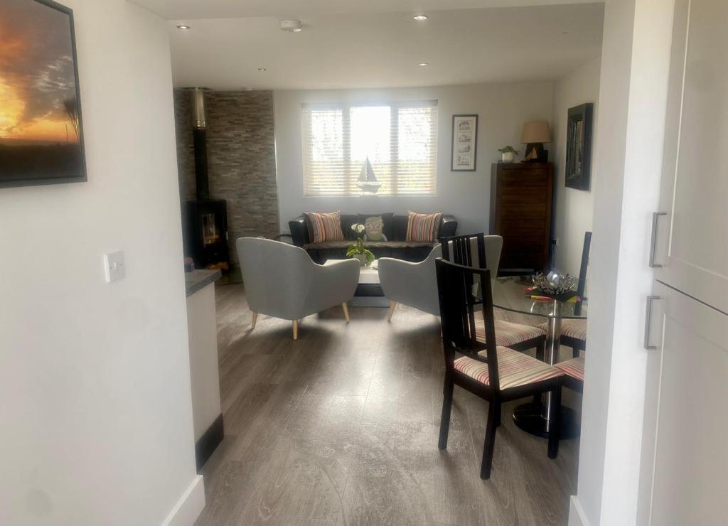 2 Bedroom Cottage Sleeps 4 With Hot-Tub, & Shared Pool Use Sennen Extérieur photo