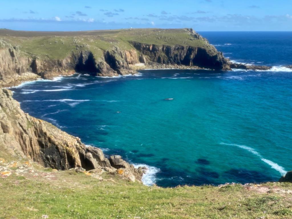 2 Bedroom Cottage Sleeps 4 With Hot-Tub, & Shared Pool Use Sennen Extérieur photo